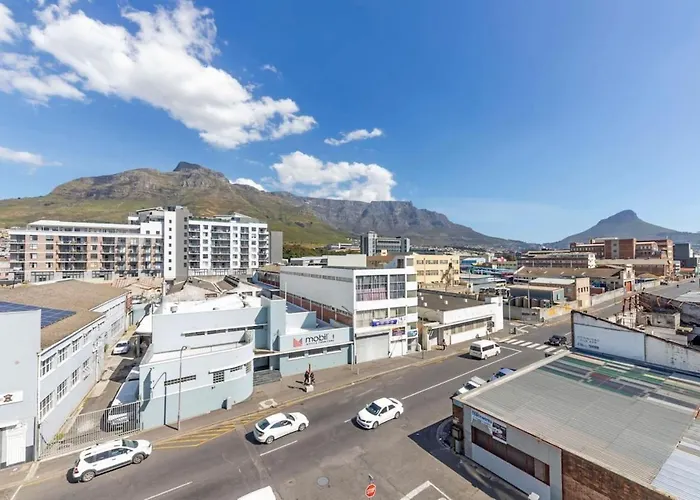 Stunning Studio Apartment With Balcony Woodstock!