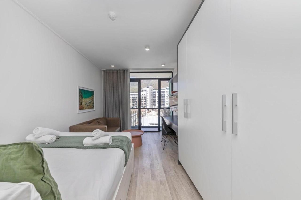 Stunning With Balcony Woodstock! Apartamento